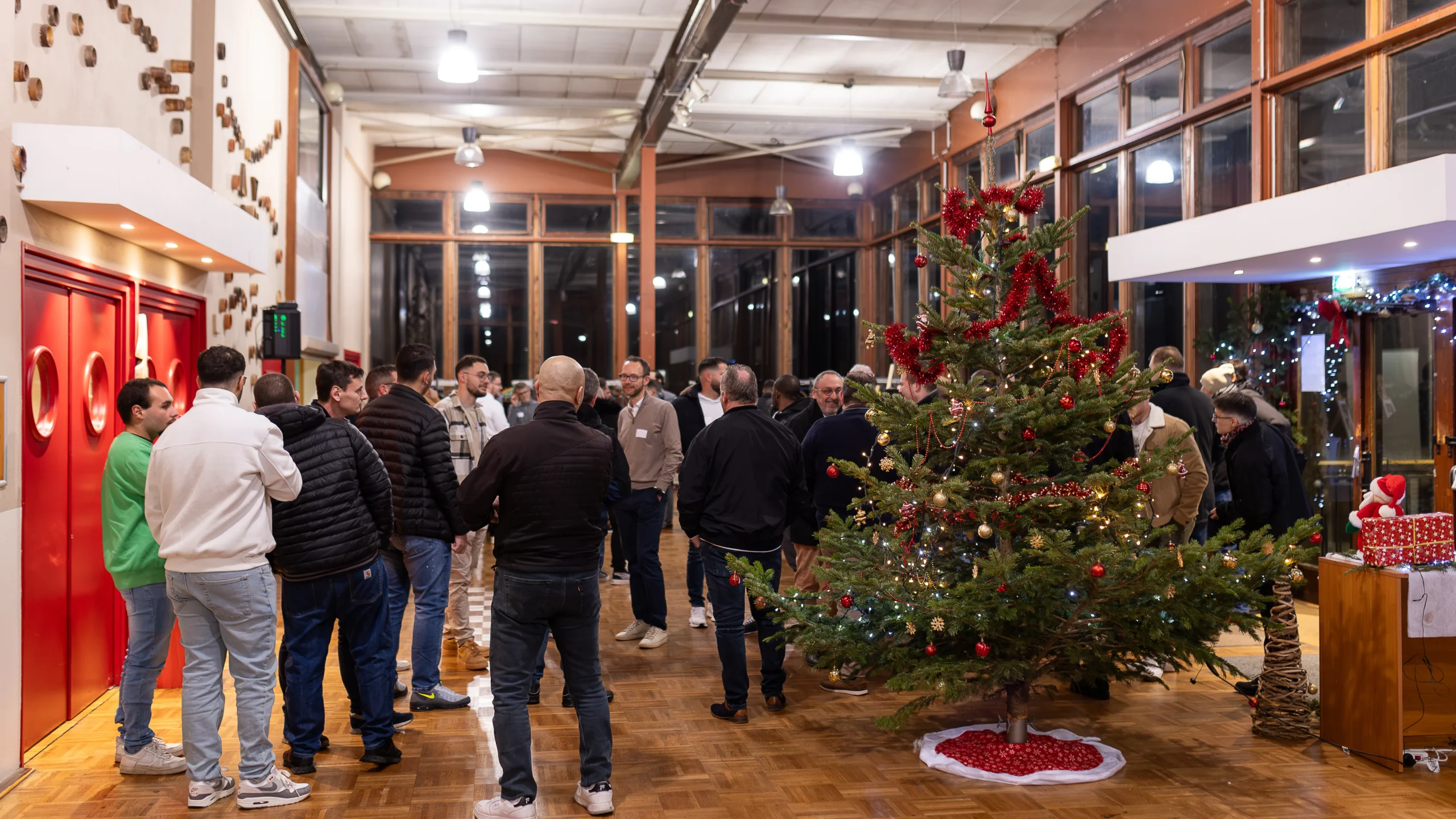 Formule familles party de Noël corporatif Montréal animations enfants Père Noël · INNOV'events