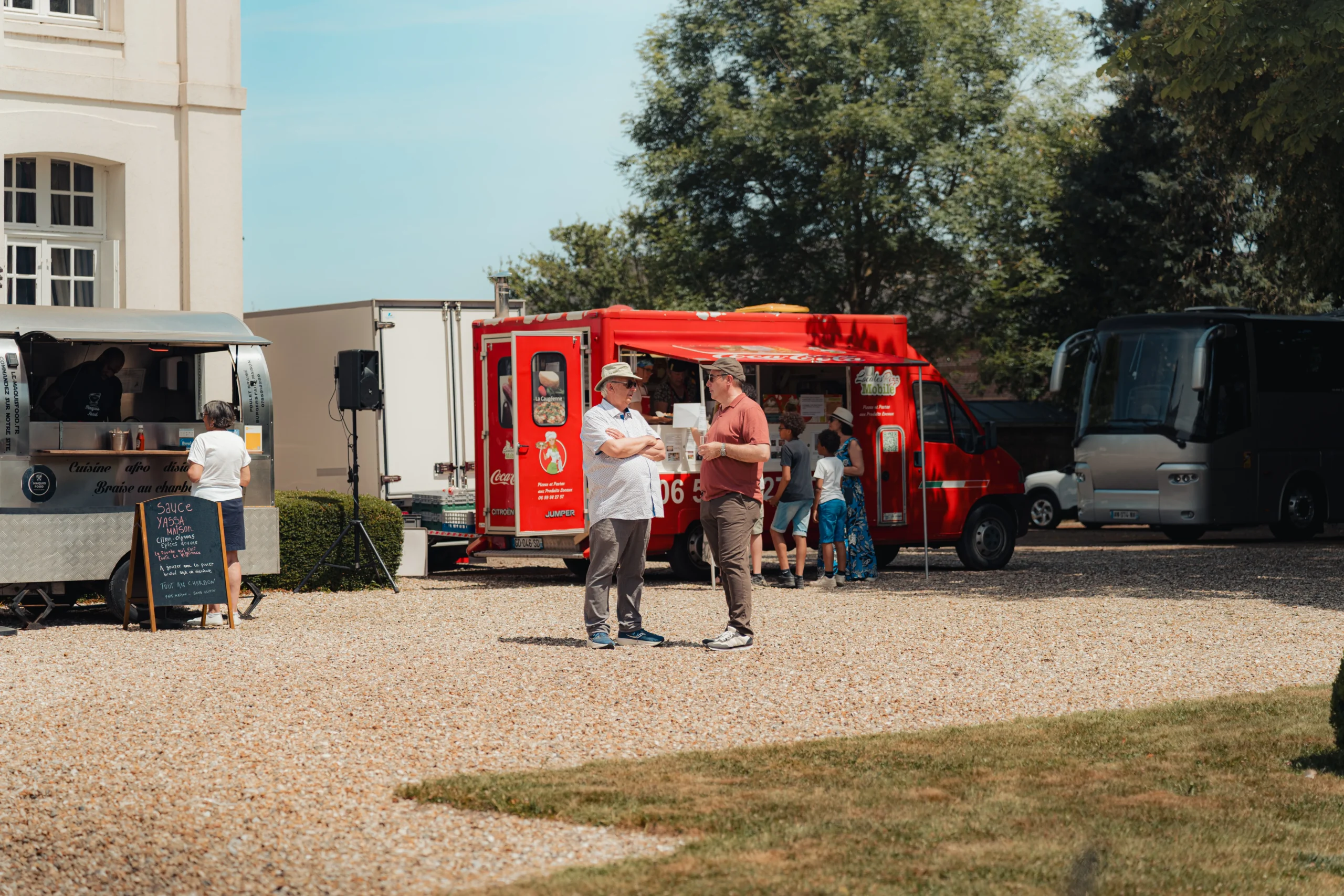 Integrated team day food truck rental in Laval · INNOV'events