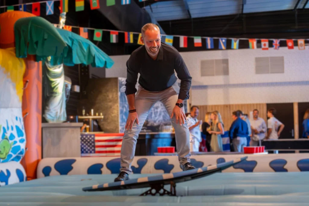 Corporate surf simulator events in Laval.