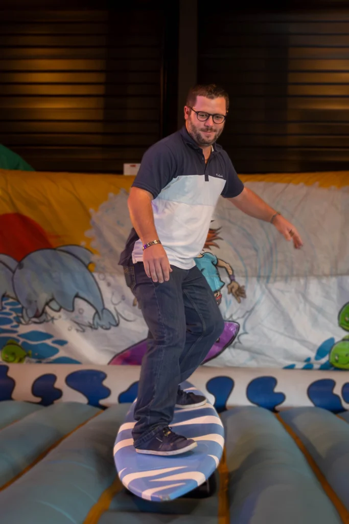 Corporate surf simulator events in Quebec.