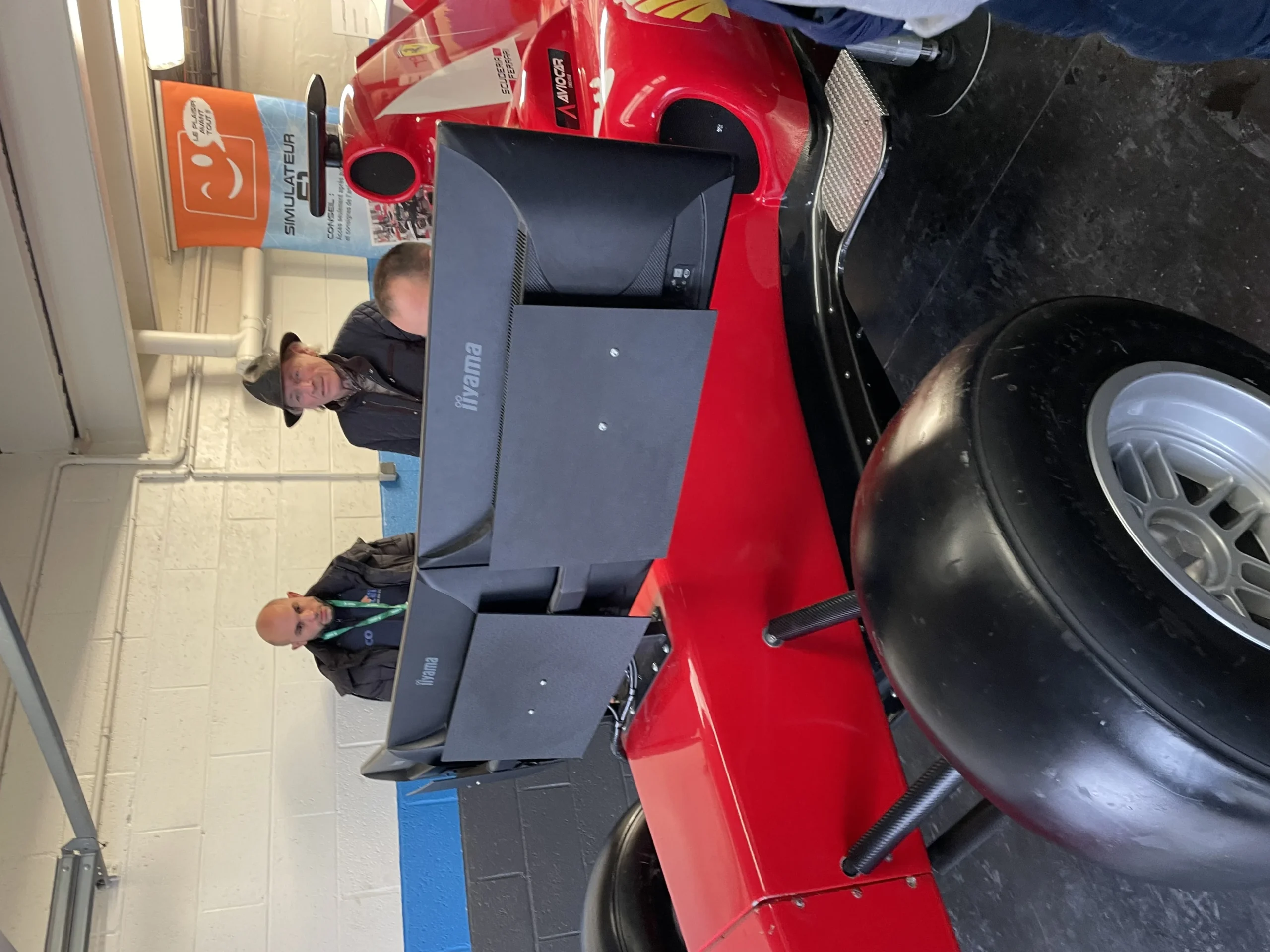 Relais découverte simulation sur circuit automobile Laval · INNOV'events