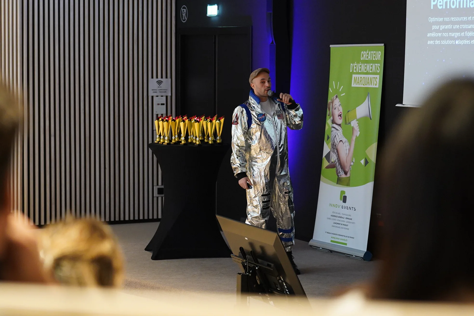 Animation simulateur de vol corporatif Laval podium remise résultats groupes · INNOV'events
