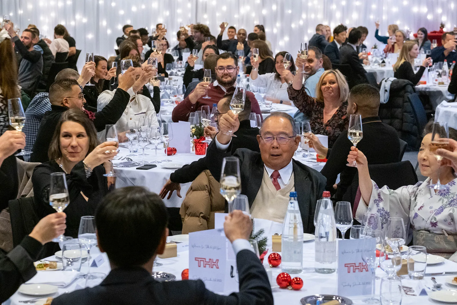 Corporate farewell evening Quebec City view Château Frontenac round tables · INNOV'events
