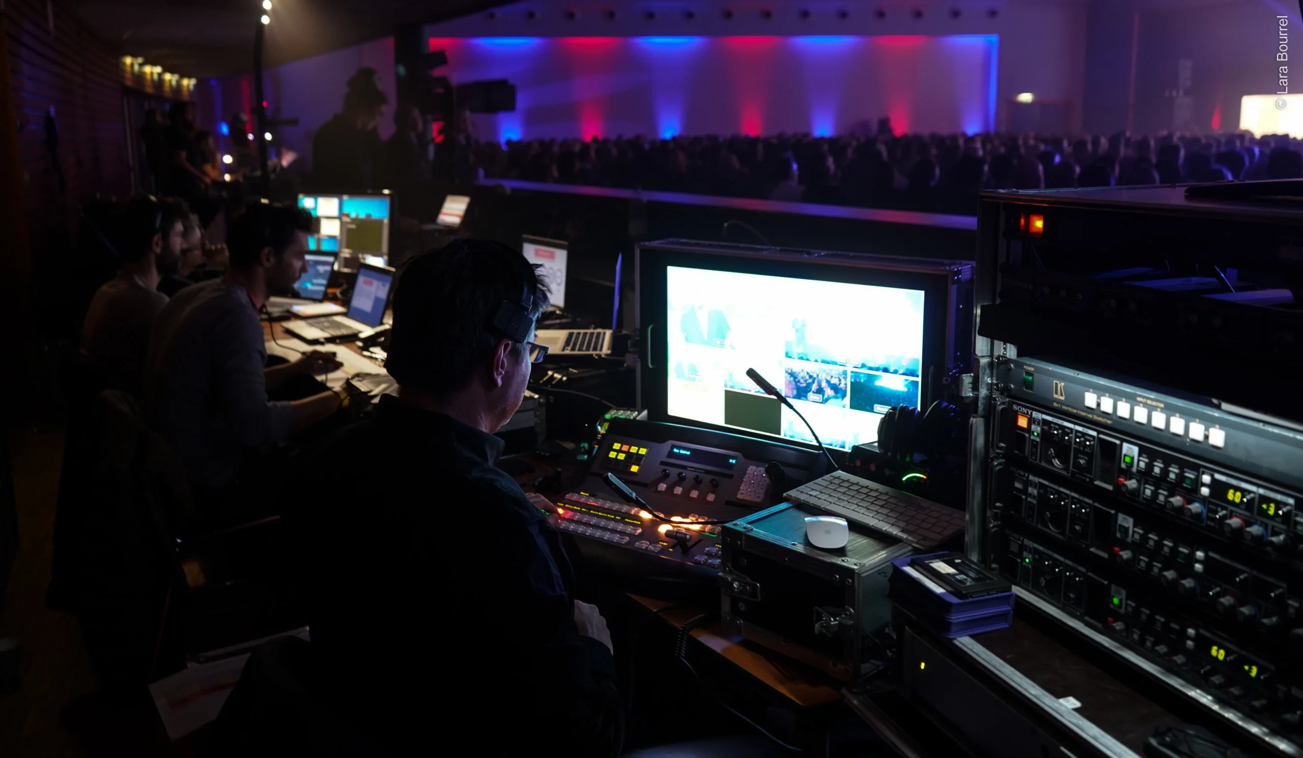 Large-format video projection corporate event Laval Cosmodôme · INNOV'events event organization