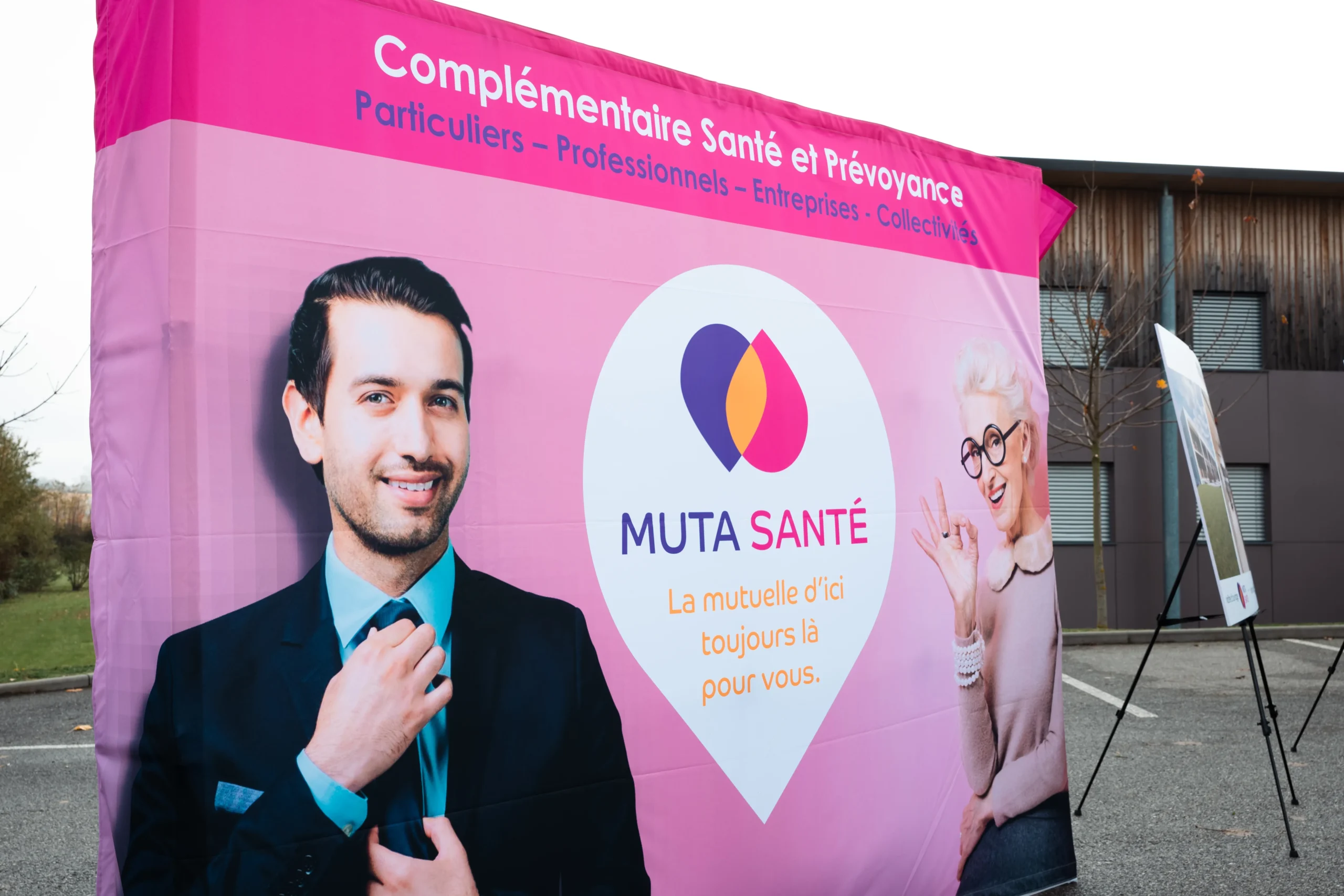 Matériel promotionnel (PLV) Trois-Rivières kiosque corporatif Centre des congrès Mauricie · INNOV'events