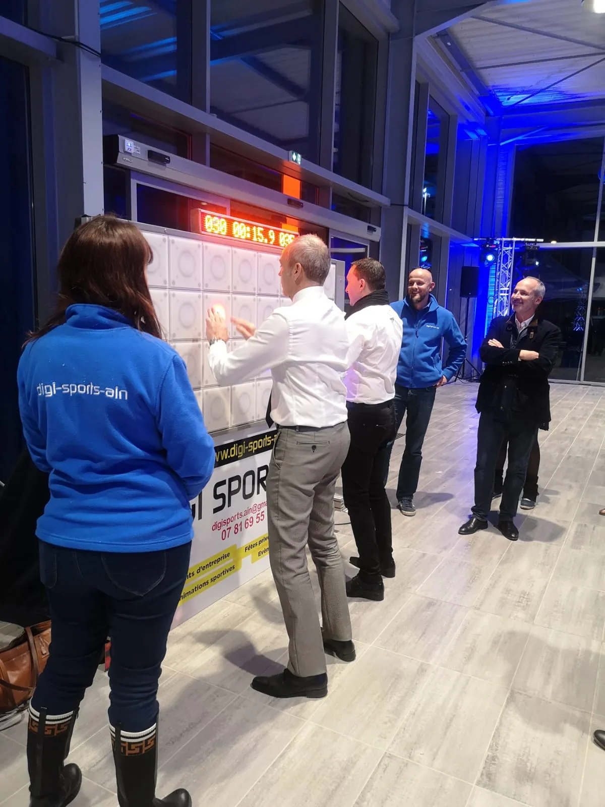 Activité pilotage simulateur Laval groupes corporatifs en relais découverte · INNOV'events