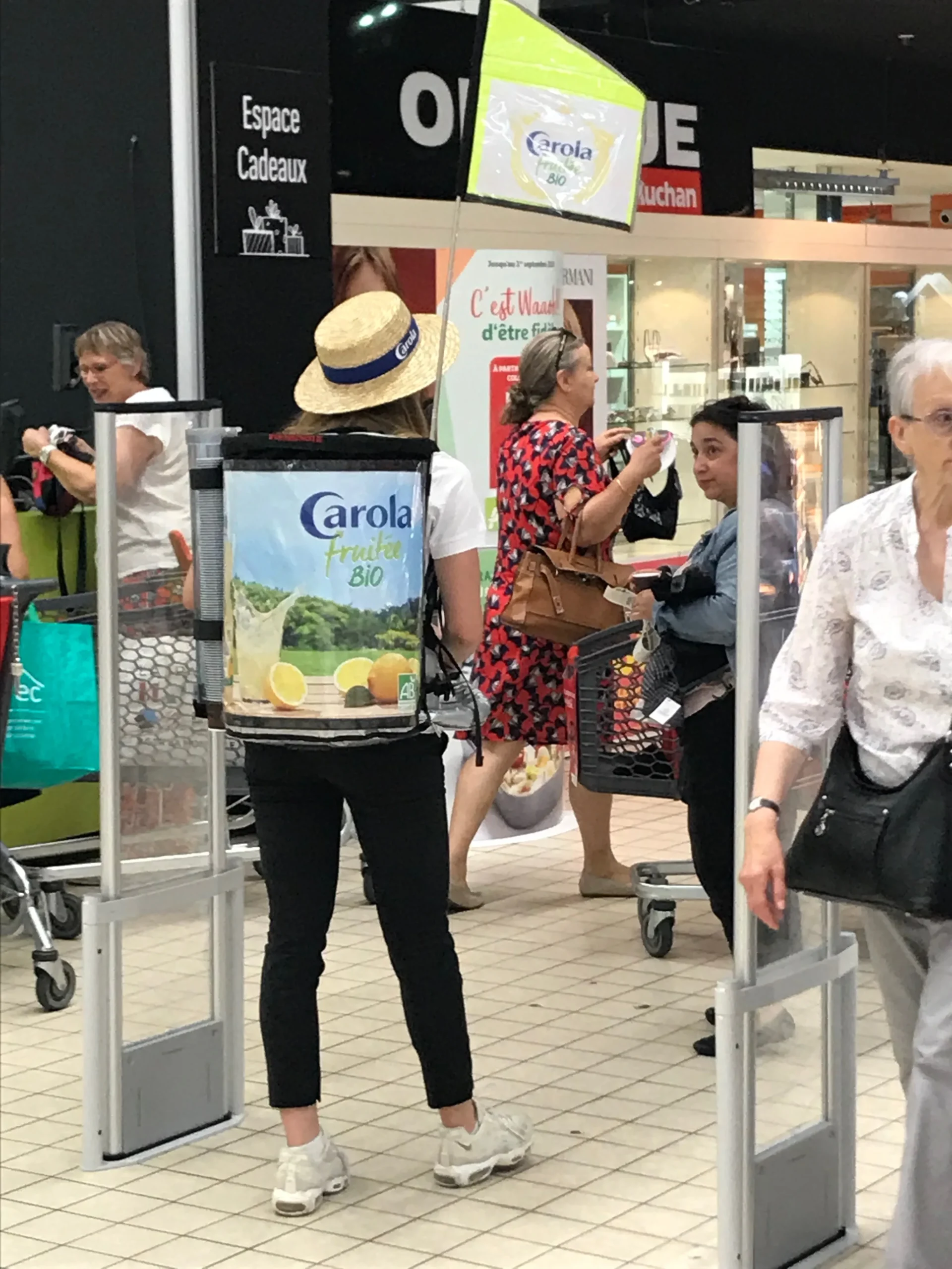 Regional mobile national promotional tour Laval branded vehicle Laurentides · INNOV'events