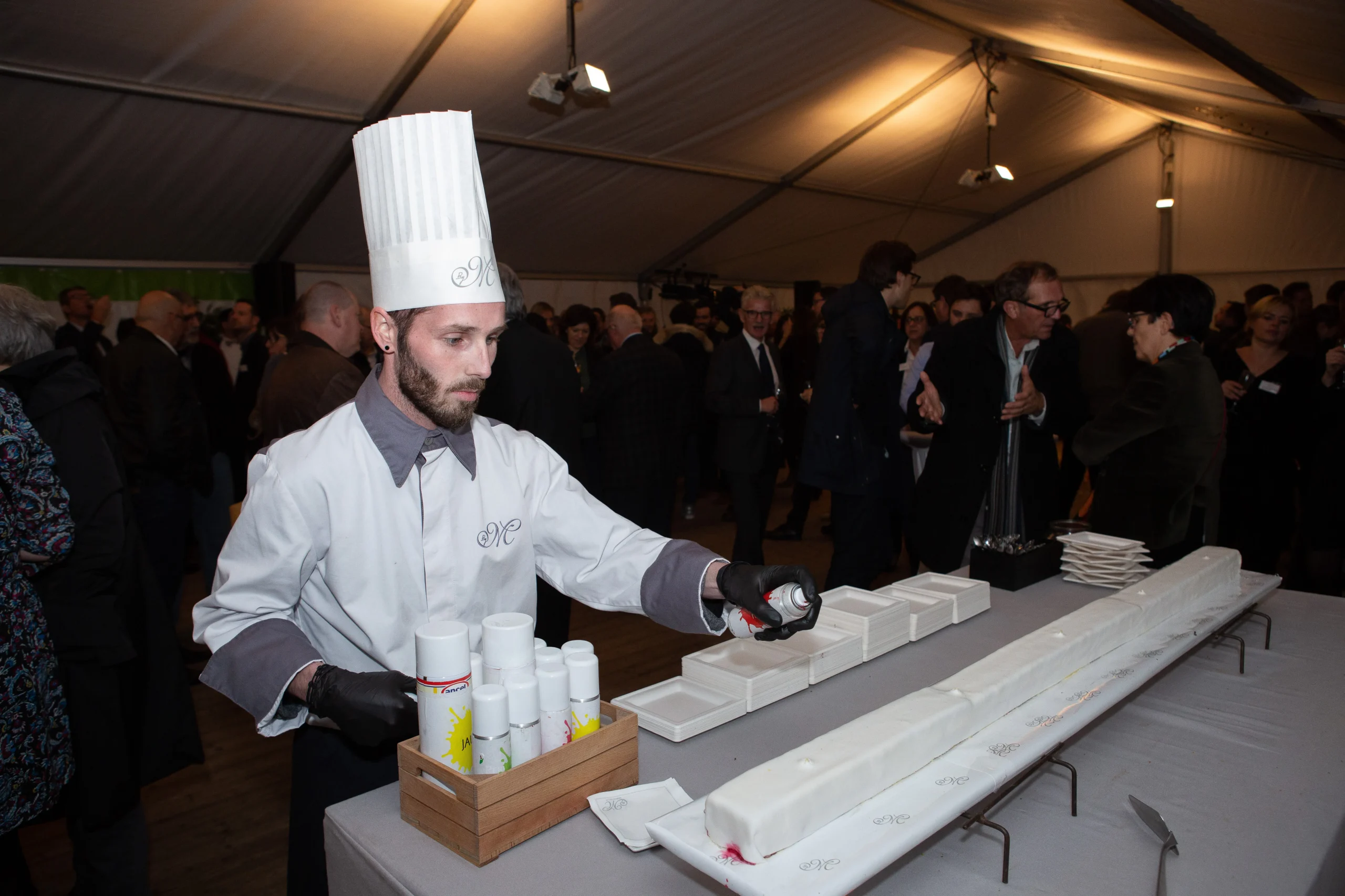 Outdoor event venue corporate catering Laval riverside white tent · INNOV'events