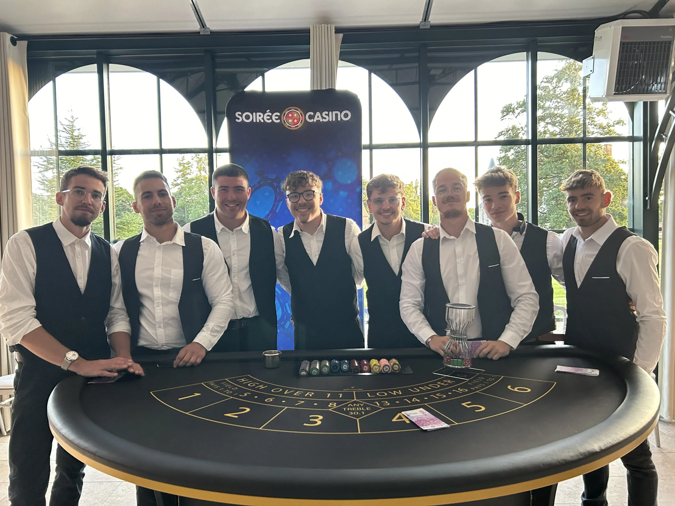Corporate casino night Montreal staging dim lighting Quartier des spectacles · INNOV'events