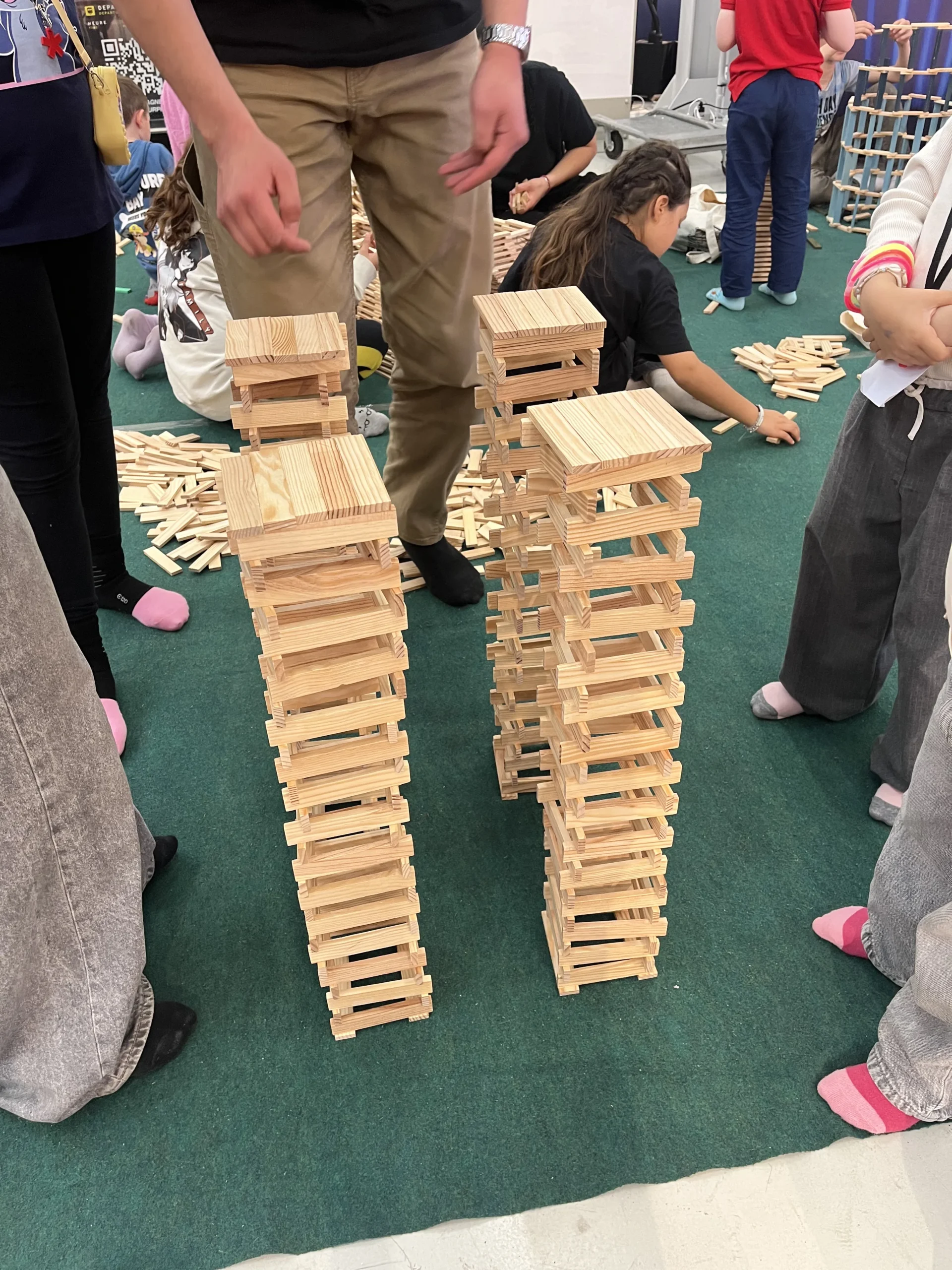 Full-day multi-activity team building Montreal plenary and workshops downtown · INNOV'events