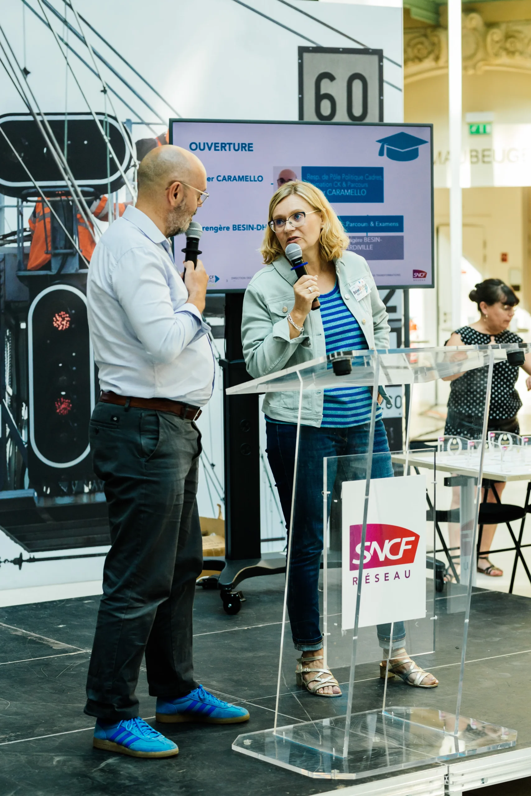 Interprétation simultanée événement corporatif Montréal cabines au Palais des congrès · INNOV'events