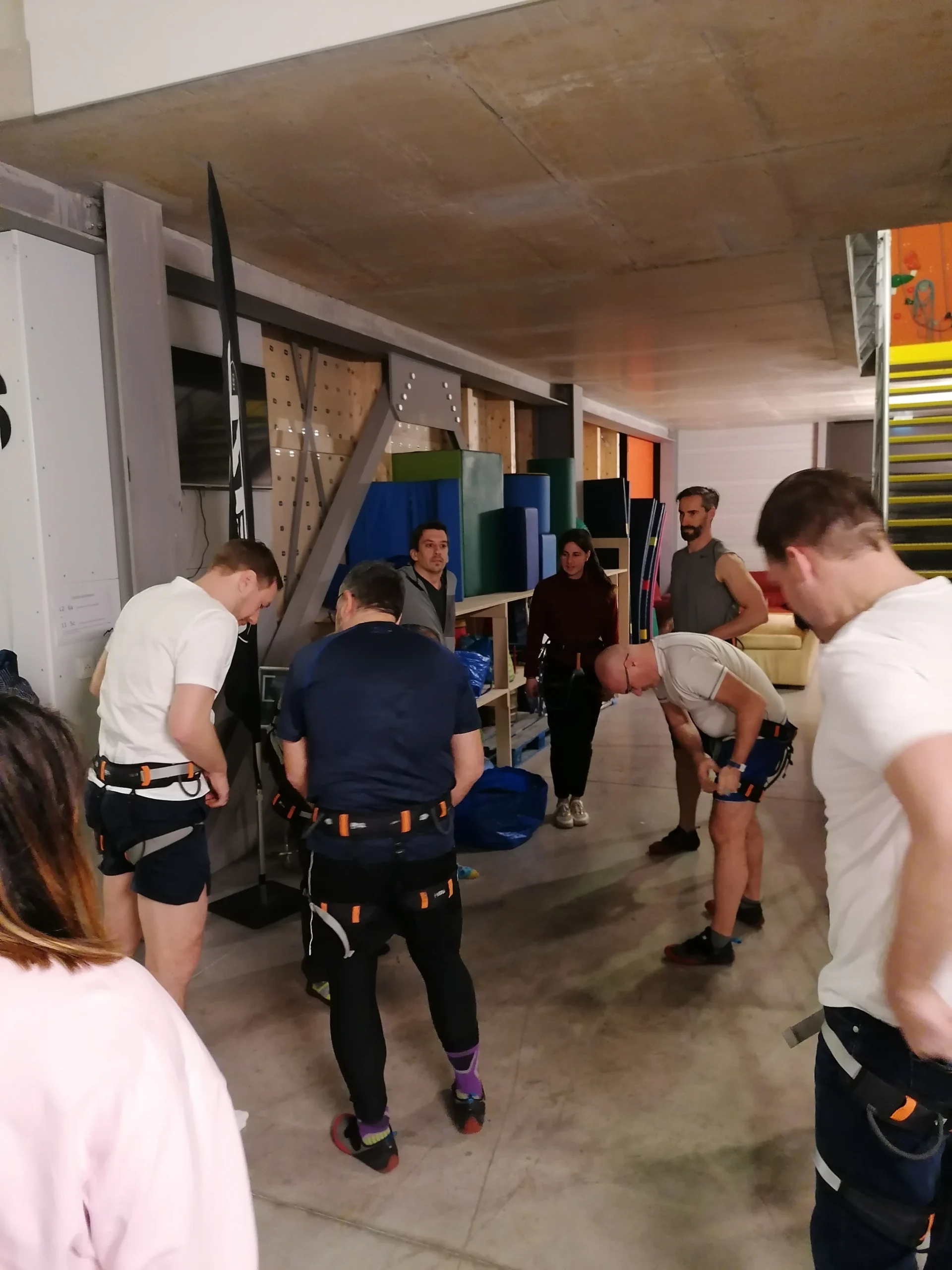 Corporate indoor skydiving simulator session Montreal instructor and employees · INNOV'events event organization