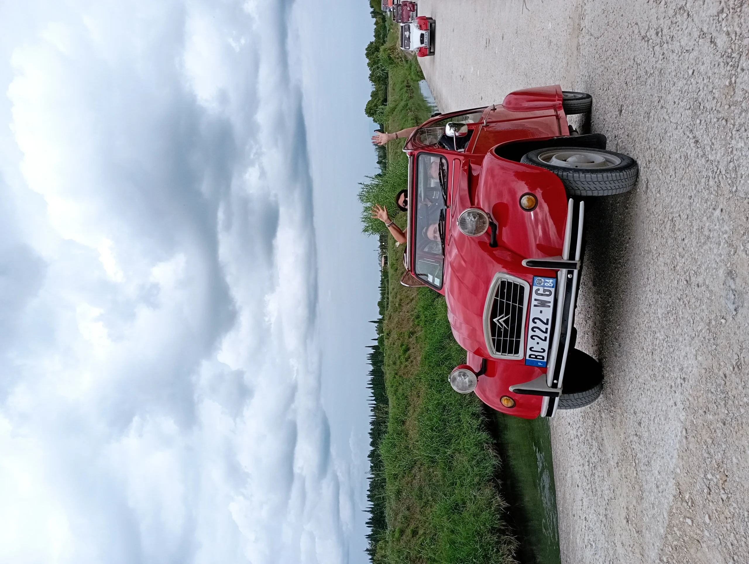 2CV crews Trois-Rivieres navigation challenge in the streets of Vieux-Trois-Rivières · INNOV'events